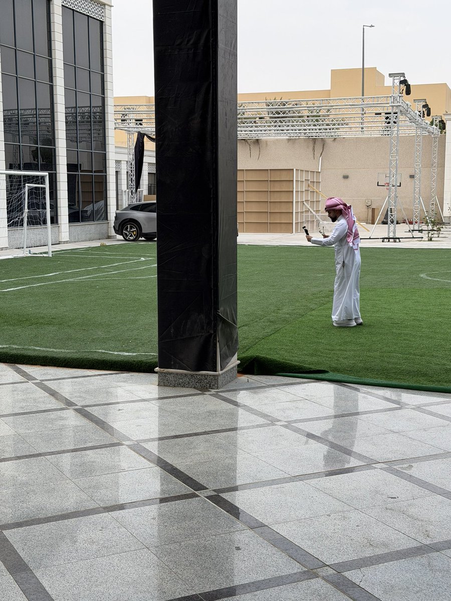 POWReSports's tweet photo. إذا كان ماسك ذي الكاميرا اعرف ان فيه محتوى ما يوقف https://t.co/QpAmE6rcfb
