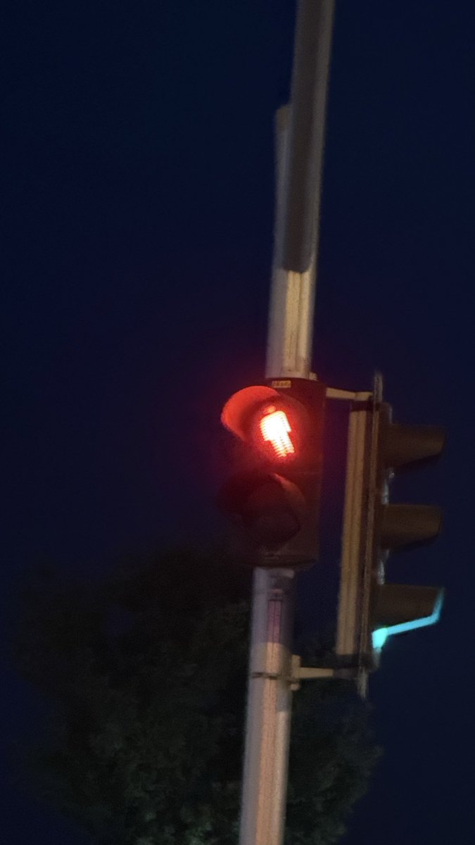 Handelika's tweet photo. Let gravity fly you when you see this stop sign https://t.co/wFGVc5cJhV