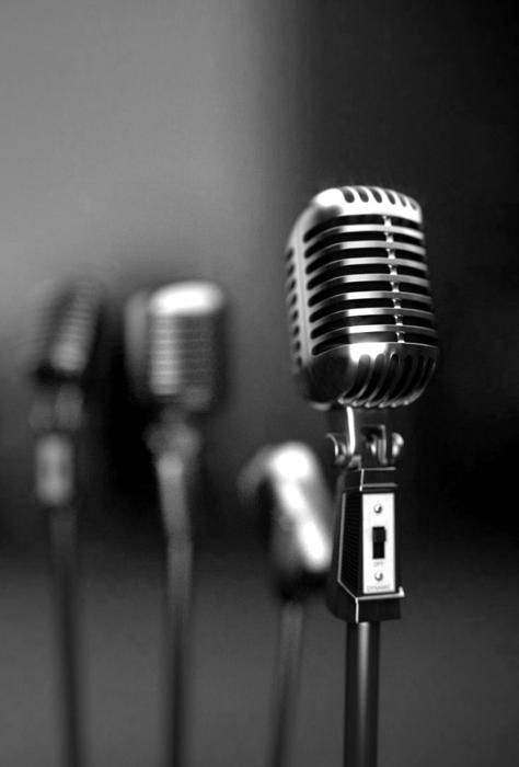 CapricornFM's tweet photo. "Fix it with the 'gram, fix it with a dollar, anybody out there ever wanna holler?"
Join @MasterjaySA for #SingItBack by sending him a voice note via WhatsApp on 079 899 6226 on the #CapricornLounge. https://t.co/1B19vkf3iE