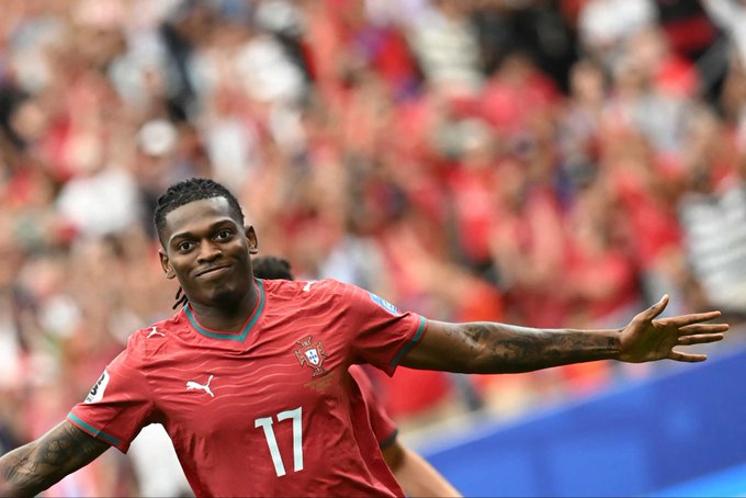 TopAnaliz's tweet photo. Milan, Galatasaray’ın Rafael Leao için yaptığı 30+5 milyon Euro’luk teklifi reddetti. (Di Marzio) https://t.co/Cfmj04i3wo