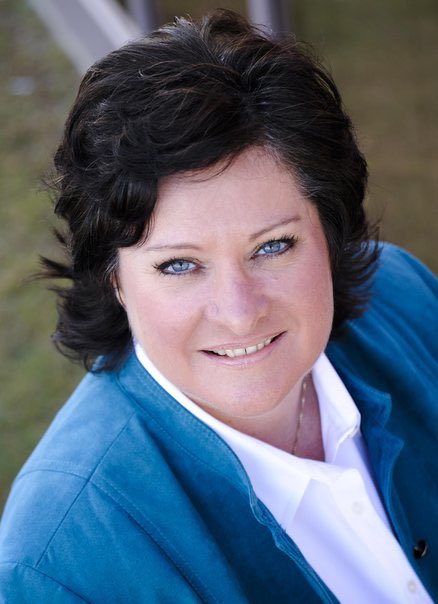 b49772's tweet photo. Je tiens à vous rappeler qu'une bonne partie de la population va suivre "Les Mordus de politique" pour faire leur choix de gouvernement aux prochaines élection. Cette femme a plus d'influence sur la politique québécoise  que n'importe quel influenceur d'internet. #polqc https://t.co/bg0LYrhvJ2