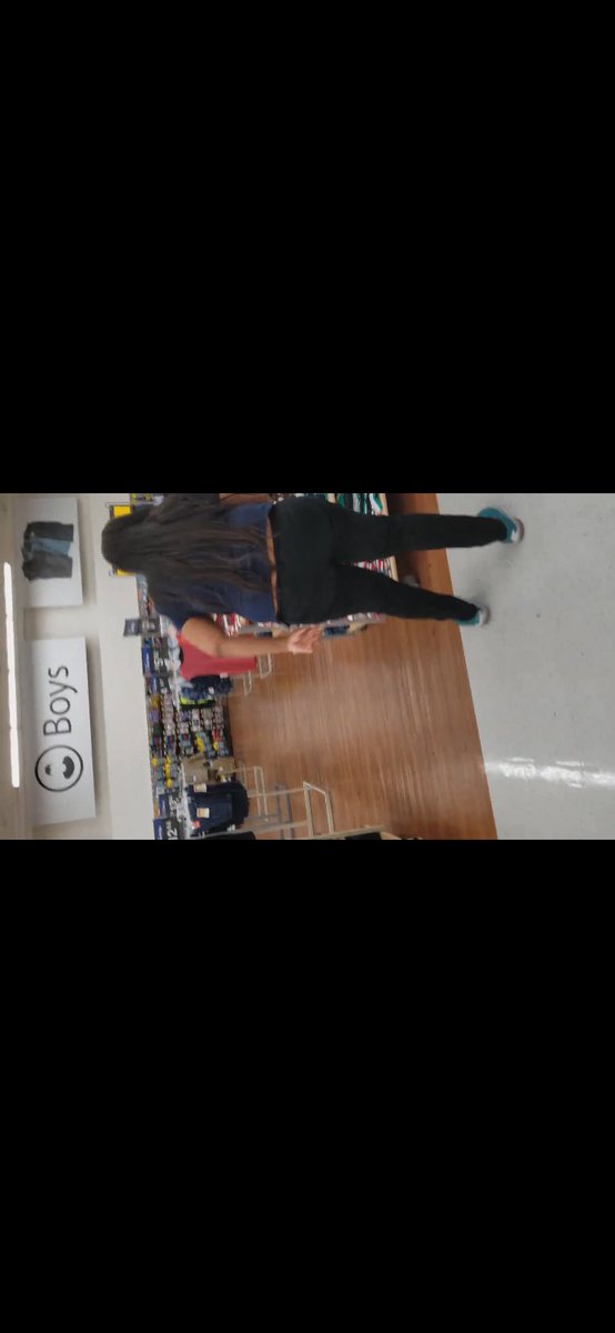 bizareahhposts's tweet photo. Sexy Walmart worker with huge ass accidentally shows off her deep juicy buttcrack to everyone in the store 🥵🥵🍑 💦

DM FOR FULL VID

#腰パンチラ #腰パン #buttcrack #asscrack #pantsdown #crackkills https://t.co/bhu75YMzT7