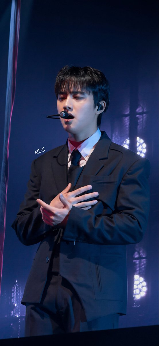 DODOKyungg's tweet photo. His emotions shine through every lyrics.

#Kyungsoo #DohKyungsoo @DOHKYUNGSOO_X  
#DOHKYUNGSOO #D.O. #DohKyungsoo
#EXO #EXO https://t.co/TblP5HdpTp