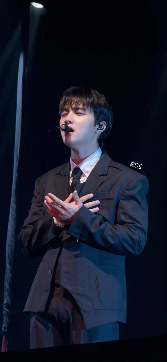 DODOKyungg's tweet photo. His emotions shine through every lyrics.

#Kyungsoo #DohKyungsoo @DOHKYUNGSOO_X  
#DOHKYUNGSOO #D.O. #DohKyungsoo
#EXO #EXO https://t.co/TblP5HdpTp