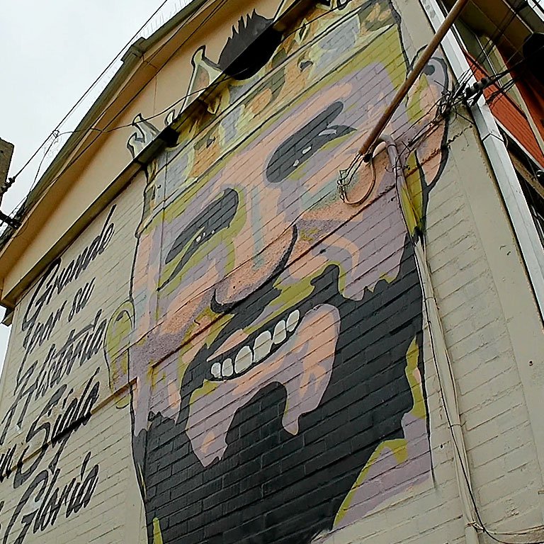 comunafoto's tweet photo. ¿Cuándo le hacen un mural a Vozinha? ¿Conocen este "museo" de Colo-Colo? ¿Qué dicen desde el Estadio Monumental? Video viral: https://t.co/Q45snW4CJu https://t.co/6dXTudtdtX