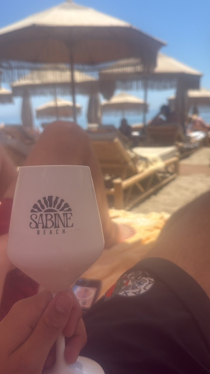 AFCA0201976's tweet photo. Ajacieden die toevallig in Marbella zitten? Stuur ff berichtje om samen te checken https://t.co/XP8GkaMDal