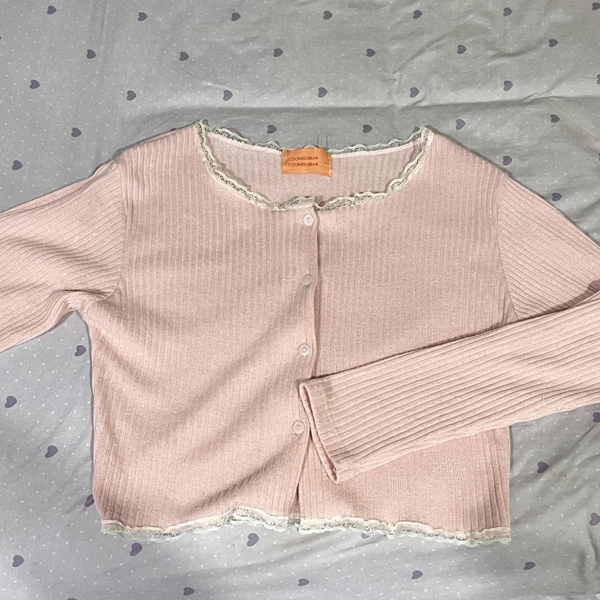 ppuaryt's tweet photo. คาร์ดิแกน สีชมพู ผ้าไม่หนา ดีเทลน่ารักมากก
อก 40

 price 50.-

#เสื้อผ้ามือสอง #เสื้อผ้ามือสองสภาพดี #ส่งต่อเสื้อมือสอง #ส่งต่อเสื้อผ้ามือ2 #โล๊ะตู้เสื้อผ้ามือสอง #โล๊ะตู้ #ส่งต่อเสื้อผ้า https://t.co/RLeOjXjn3f