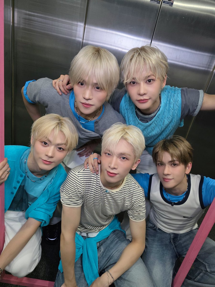 POW_grid's tweet photo. [#POW.pic] 260806

Mnet '엠카운트다운'

#POW #파우 #Flavor #플레이버 #GRID #그리드 https://t.co/PpbbvLSFQJ