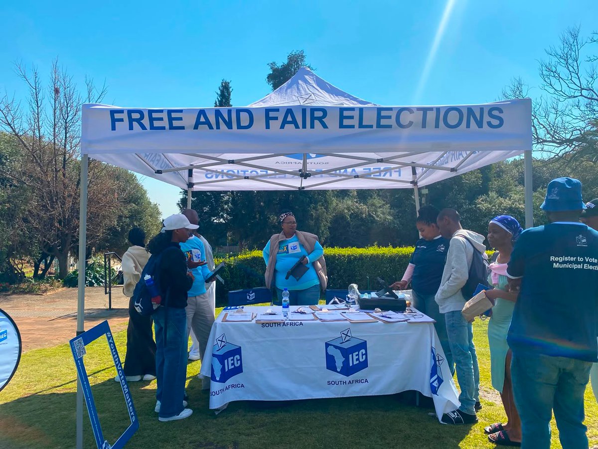 IECSouthAfrica's tweet photo. 📍 Wits University | Voter Education Drive

The IEC engaged students to register &amp; update details ahead of #LGE2026.

⏳ Voters' roll closes midnight, 7 Aug 2026.

✅ Register online (data-free): 🔗 https://t.co/WorsxgXJOo

#LGE2026 #GetUpShowUpVote https://t.co/O4OlDumTgd