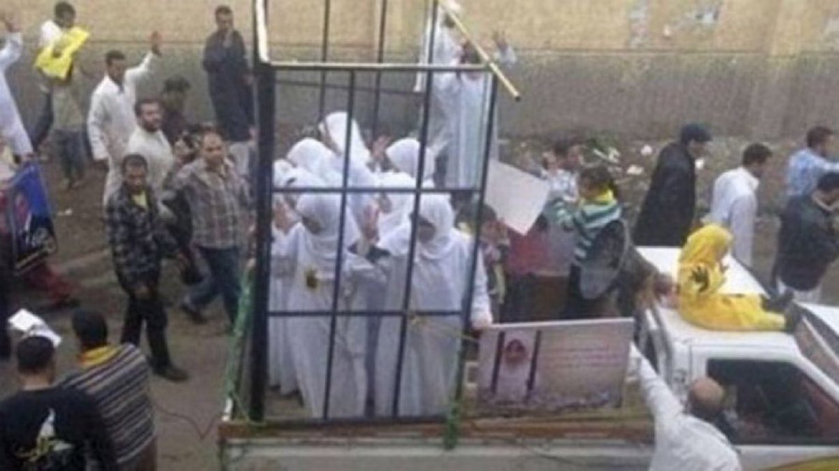 AzatAlsalim's tweet photo. Remember 19 Yezidi girls were burned alive in iron cages by ISIS for refusing to convert to Islam &amp; become sex slaves.

lSlS paraded them through the streets of Mosul,then burned them in front of hundreds of people.

Not a single Muslim or leftists activist protested for Yezidis! https://t.co/3eJF7N1pvV
