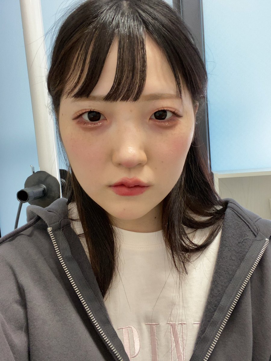 kanikanitakocha's tweet photo. どっちもiPhone無加工 https://t.co/TOP8QxXMdI