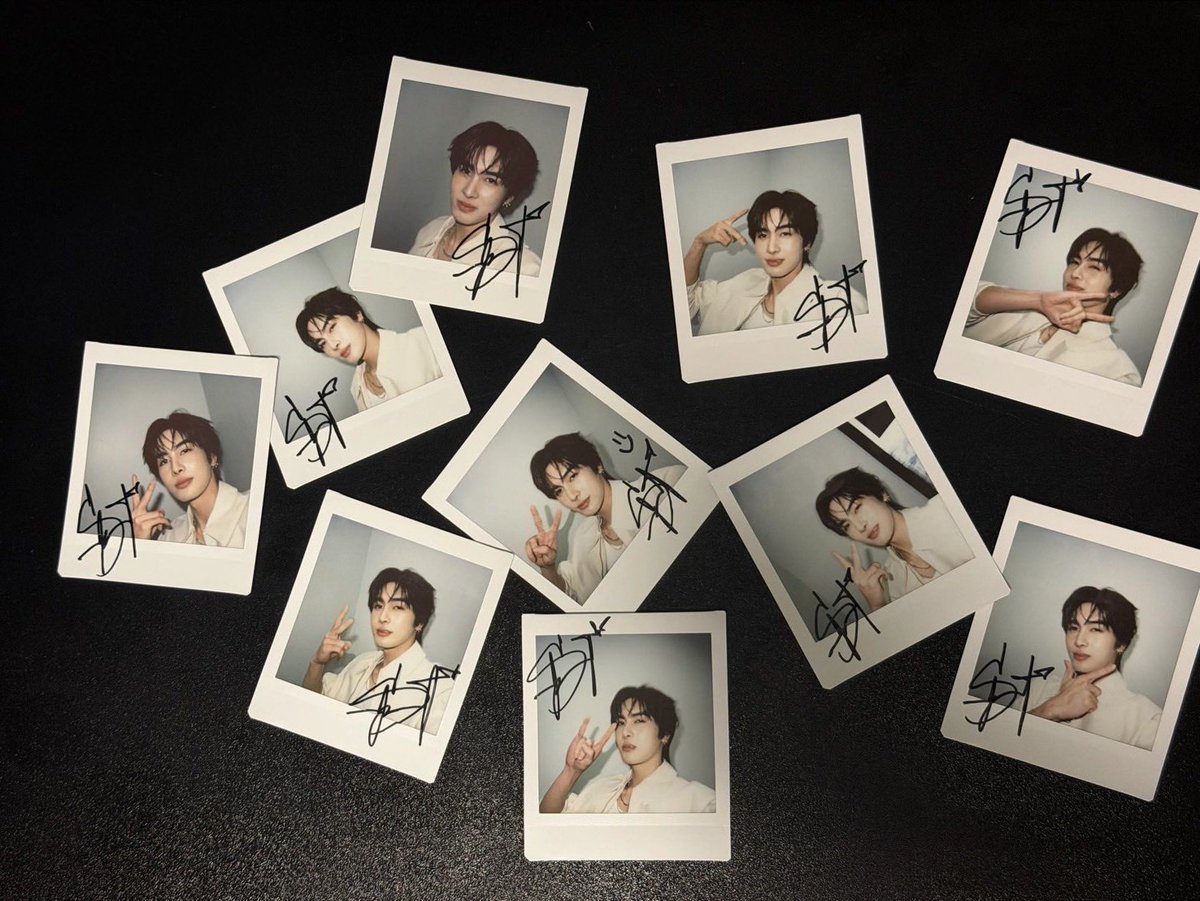 chubapie's tweet photo. his pose remind me of perth sm 😭 https://t.co/8RzJhptHRB