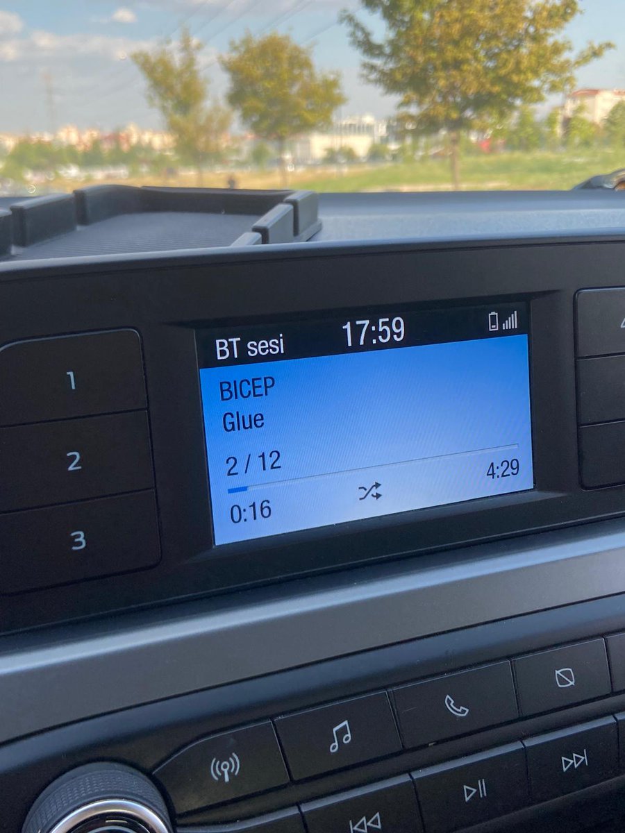 cyiko17's tweet photo. In the morning I listen GLUE on my car , in the nights I listen GLUE ON solana:NpqoucNKKJ62PwikH4NBvTm3R7mgREXoTtv7nJSGLUE  @gibglue  #GLUNIVERSE https://t.co/BJUO6rFF01