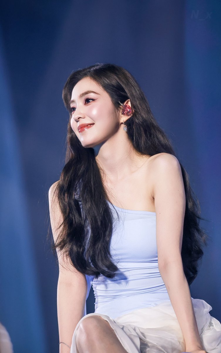 Neverend_x's tweet photo. 260731 | A Day in Red &amp; Velvet-day1 
👸🏻✨
#아이린 #IRENE #레드벨벳 #RedVelvet https://t.co/828EYTonSq