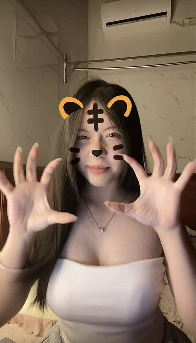 Mayconchocai's tweet photo. Ngọc Châu 16t vú bò là con đĩ chó cái lỗ nào cũng sẵn sàng cho bất kỳ thằng nào địt,nhìn mặt đã thấy mùi tinh dịch và nét chó cái.Nó tự hào vì được nhiều thằng địt nhưng thực ra chỉ là cái bao cao su rách dùng xong là vứt Đĩ như mày sống chỉ để phục vụ cặc https://t.co/JSiKqf5AIH