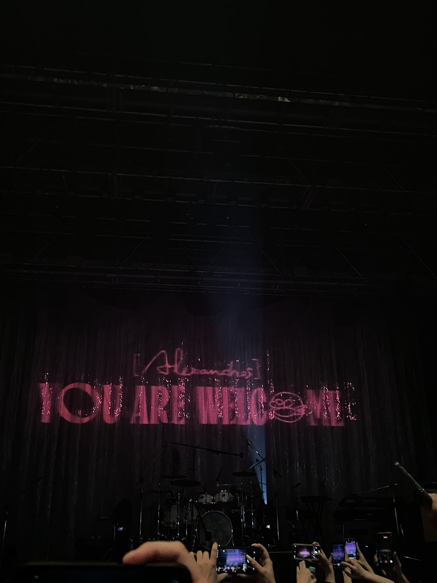 shoki__1029's tweet photo. ほんまに最高でした、今日の大阪フロア、リフトダイバー多すぎたwwwww
 #YAWってきた
 #Alexandros https://t.co/TFbGONBBQE