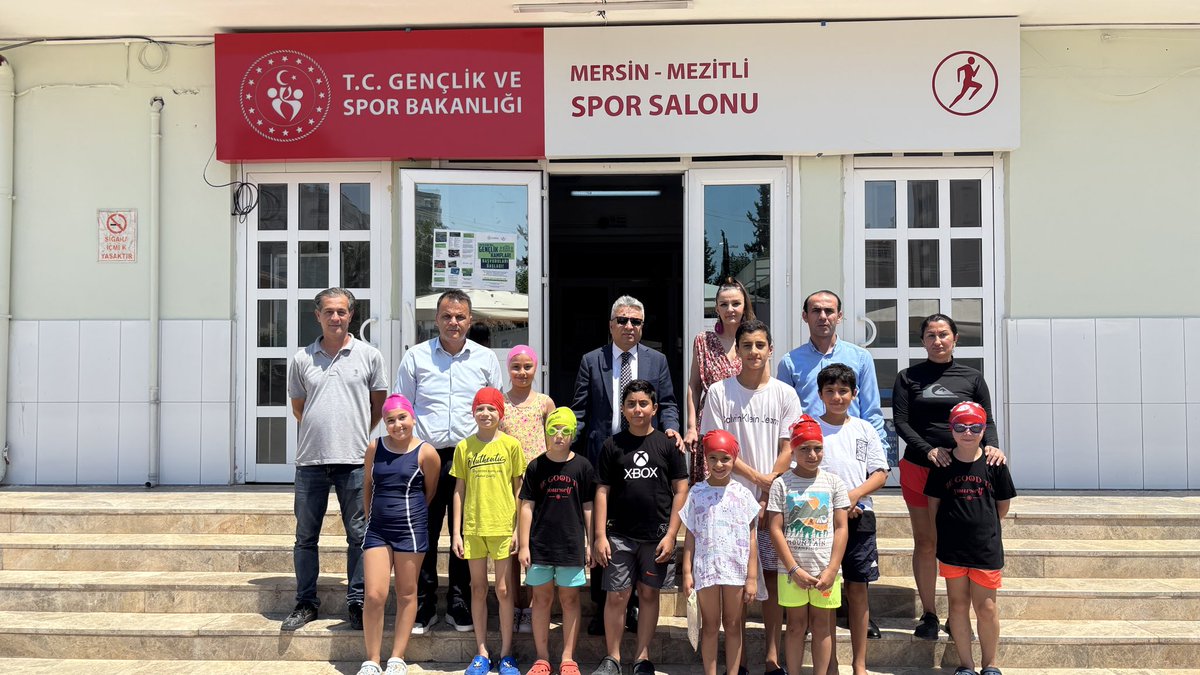 mezitlikaymkmlg's tweet photo. Mezitli Kaymakamımız Sayın Murat Öztürk, İlçe Gençlik ve Spor Müdürlüğümüze bağlı Engelsiz Yaşam Merkezi ile spor merkezlerini ziyaret etti. yürütülen çalışmaları inceleyen Kaymakamımız, yetkililerden bilgi aldı; çocuklarımız ve gençlerimizle bir araya gelerek sohbet etti. https://t.co/bLfCsGlIBN