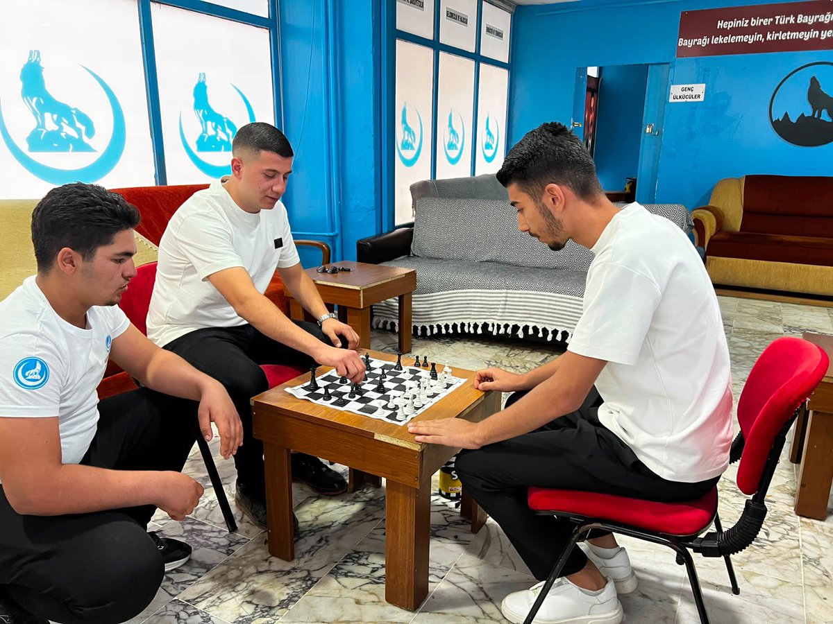 Ulku_Ocaklari's tweet photo. 📍 Eskişehir 

Ülkü Ocakları Eskişehir/Odunpazarı İlçe Başkanlığı tarafından, İsmail Gaspıralı Yaz Gelişim Programı kapsamında satranç turnuvası gerçekleştirildi. https://t.co/srRqReTEo5
