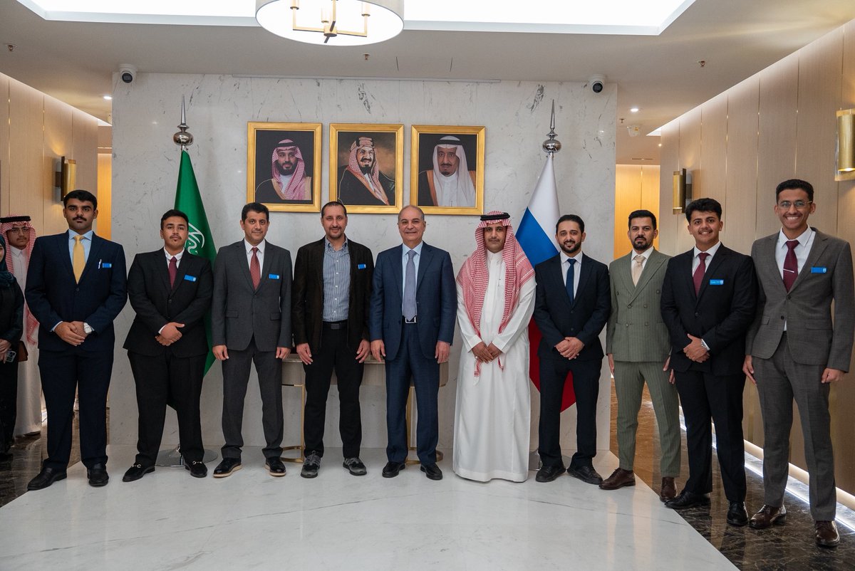 hizam202's tweet photo. تشرفت بتمثيل جامعة الملك سعود في الرحلة العلمية والثقافية، برفقة نخبة من طلاب الجامعات السعودية كما سعدت بلقاء سعادة سفير خادم الحرمين الشريفين لدى روسيا، وحصولي على شهادة المهارات الناعمة في العصر الرقمي.

تجربة أعتز بها، وأسأل الله التوفيق لخدمة ديني ووطني. 🇸🇦💙 https://t.co/YnMAB9DqHM
