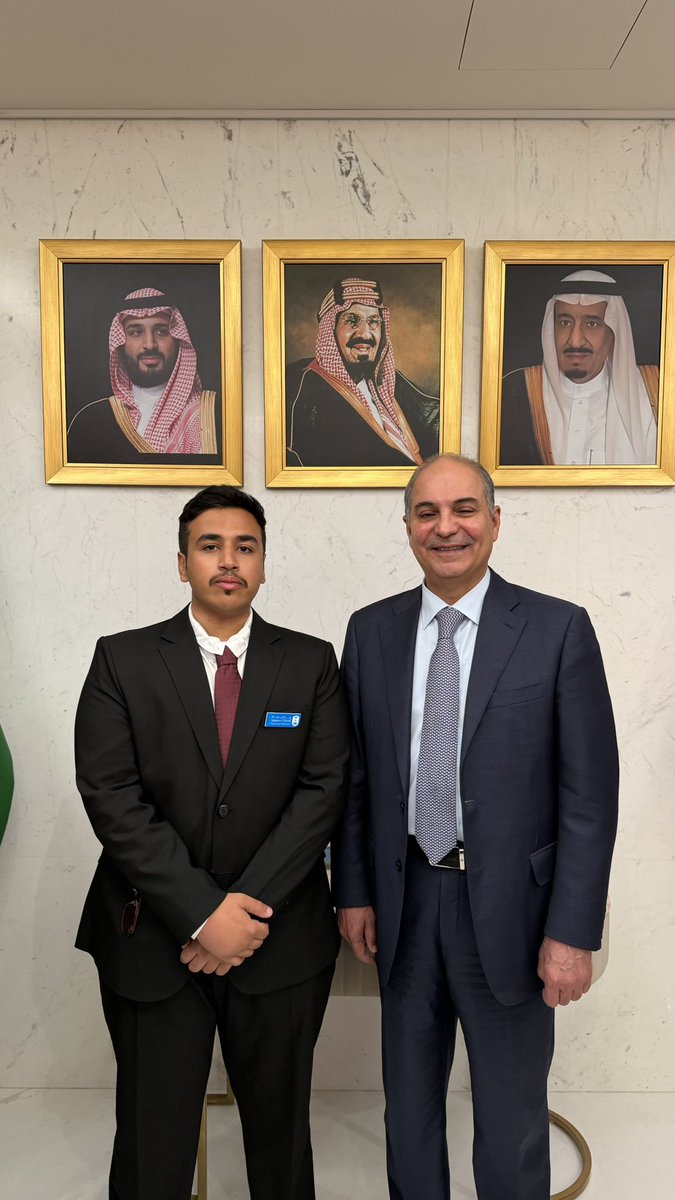 hizam202's tweet photo. تشرفت بتمثيل جامعة الملك سعود في الرحلة العلمية والثقافية، برفقة نخبة من طلاب الجامعات السعودية كما سعدت بلقاء سعادة سفير خادم الحرمين الشريفين لدى روسيا، وحصولي على شهادة المهارات الناعمة في العصر الرقمي.

تجربة أعتز بها، وأسأل الله التوفيق لخدمة ديني ووطني. 🇸🇦💙 https://t.co/YnMAB9DqHM
