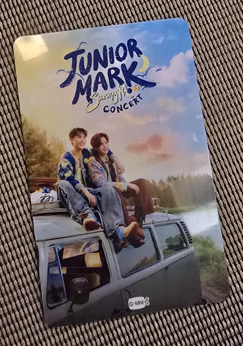 sab_tan's tweet photo. WTS JuniorMark SunnyMoon Concert 07/08 
#juniormark #sunnymoonconcert

☀️Seat Only (Cat 6000baht) with Official Poster

🌙selling at 4000baht

⭐️Interest please kindly DM me.
⭐️Preferred F2F payment https://t.co/InYenDgT7f