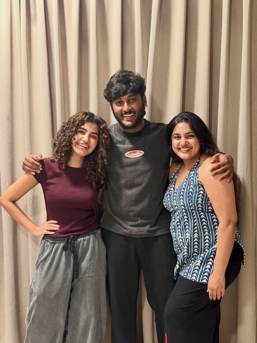 neyzito7's tweet photo. Anupama × Nivetha

ഈ രണ്ടെണ്ണത്തിൻ്റെ കൂടെ ഒരു threesome എങ്ങനെയുണ്ടാകും ?

😋

നല്ല ആകാര വടിവുള്ള അനുപമയും..

നല്ല കൊഴുത്ത നെയ്യ് ചരക്ക് നിവേദയും...

🧊 × 🔥 https://t.co/g2NpvRgjqc