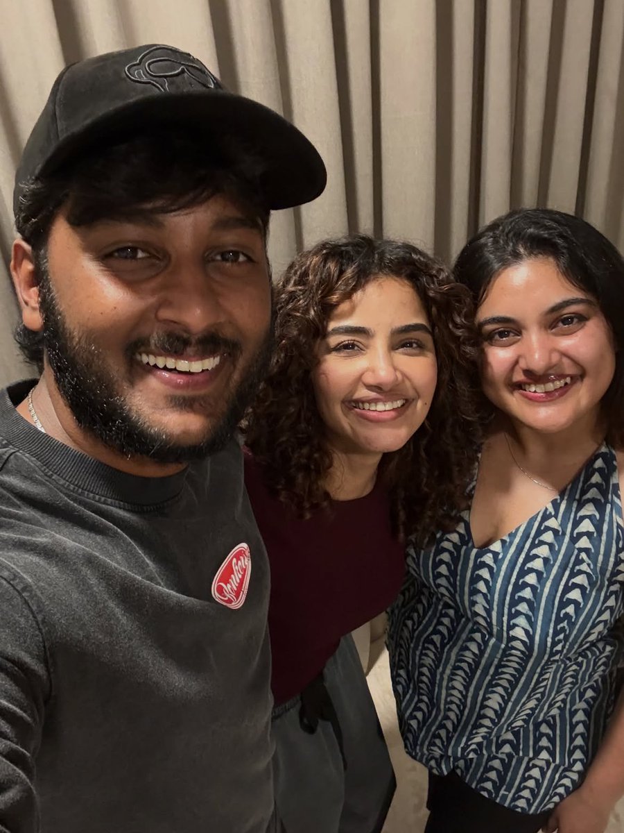 neyzito7's tweet photo. Anupama × Nivetha

ഈ രണ്ടെണ്ണത്തിൻ്റെ കൂടെ ഒരു threesome എങ്ങനെയുണ്ടാകും ?

😋

നല്ല ആകാര വടിവുള്ള അനുപമയും..

നല്ല കൊഴുത്ത നെയ്യ് ചരക്ക് നിവേദയും...

🧊 × 🔥 https://t.co/g2NpvRgjqc