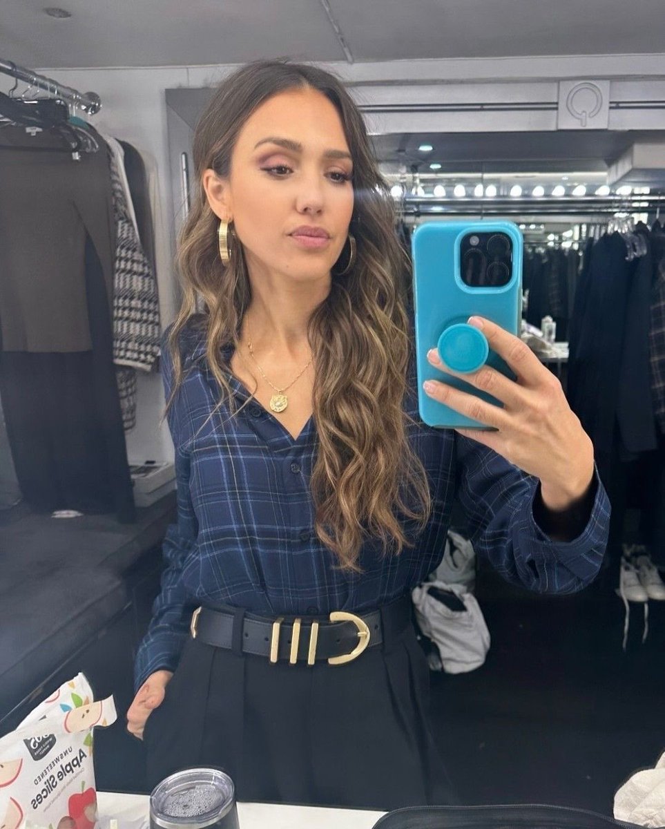 Jessicaalba433's tweet photo. 🌅😊 https://t.co/iPg68hxv3Y