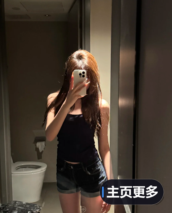 stuartwozi72's tweet photo. 今天在衡山路找了家安静酒吧，#上海 一个人坐也舒服，#同城 想找哥哥一起发呆，#徐汇 主页还有别的。#反差。 https://t.co/DjsKp7nsoG