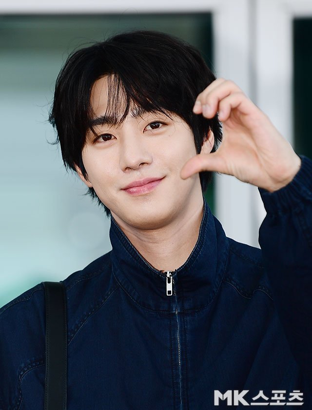 younsuk_s's tweet photo. https://t.co/08SNKZeOEJ
안효섭 ‘스윗 손하트’ [MK포토]
https://t.co/uW03Hldsw7
안효섭 ‘멋진 엄지척’ [MK포토]
https://t.co/ySWbevCcLc
안효섭 ‘덥다 더워~’ [MK포토]
https://t.co/sNPHo5dQo9
안효섭 ‘잘 생겼다’ [MK포톹] https://t.co/QOLbC5wjJY