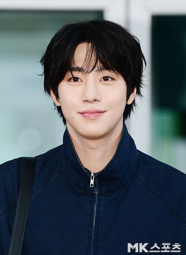 younsuk_s's tweet photo. https://t.co/08SNKZeOEJ
안효섭 ‘스윗 손하트’ [MK포토]
https://t.co/uW03Hldsw7
안효섭 ‘멋진 엄지척’ [MK포토]
https://t.co/ySWbevCcLc
안효섭 ‘덥다 더워~’ [MK포토]
https://t.co/sNPHo5dQo9
안효섭 ‘잘 생겼다’ [MK포톹] https://t.co/QOLbC5wjJY