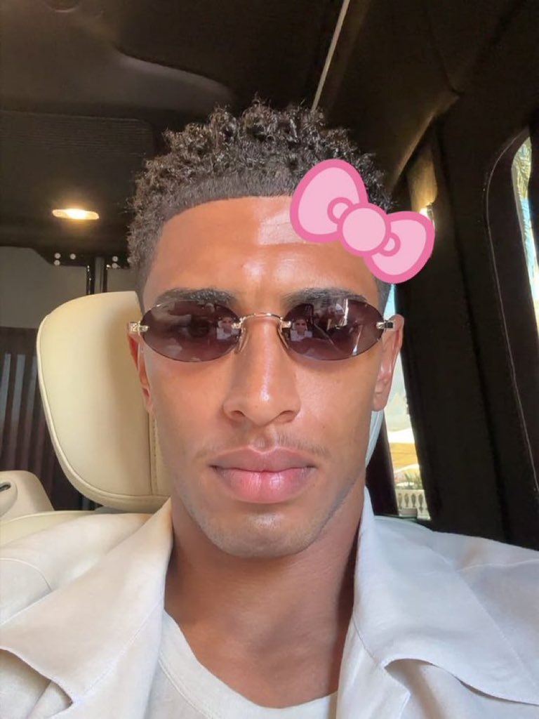 YanDXtra's tweet photo. Pink 😂❤️ https://t.co/RHYy6BAH7P