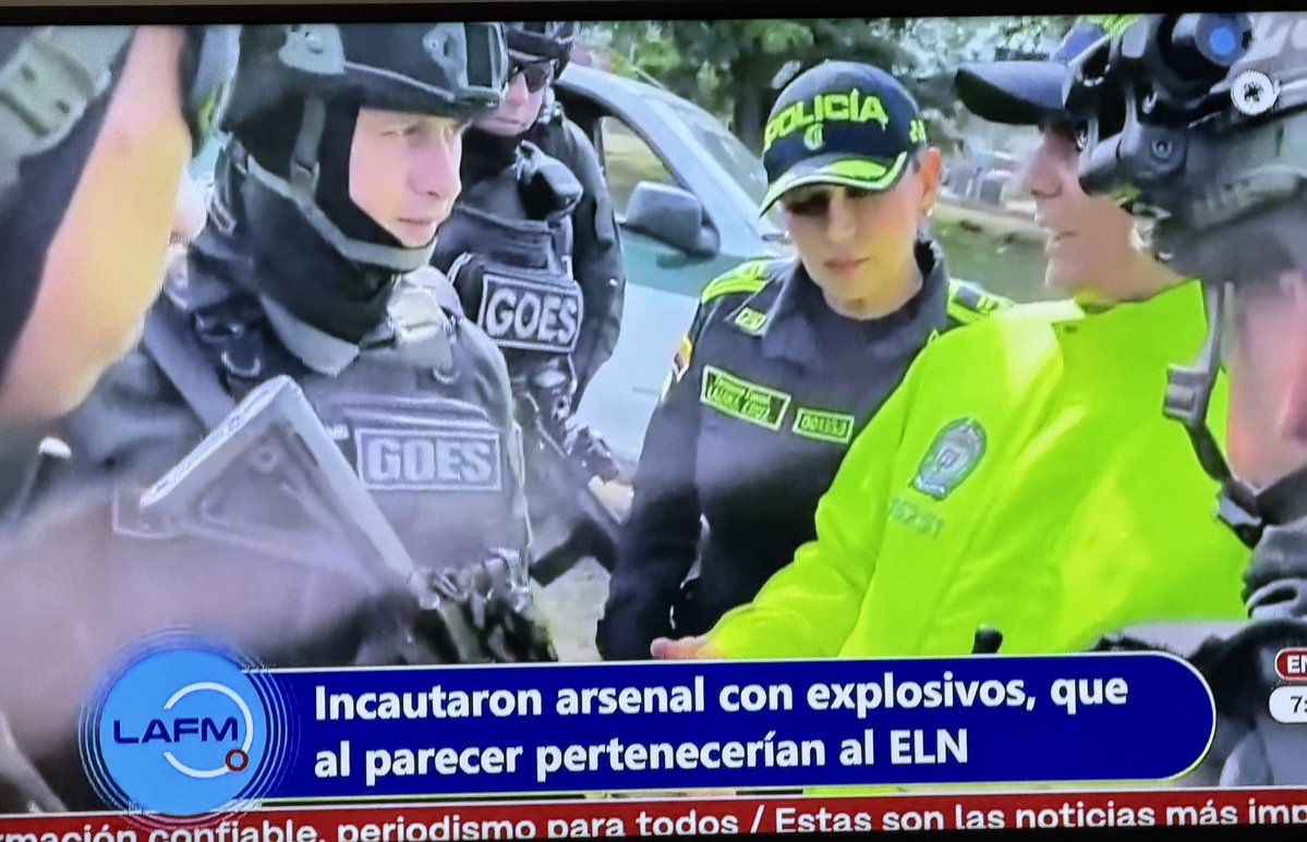 hermanntertsch's tweet photo. El presidente electo de Colombia, Abelardo de la Espriella, es investido mañana en la ciudad de Cali en un acto que duele mucho a todo el narcosocialismo y terrorismo del continente. Si el presidente saliente Petro ha sido el protector de los cárteles del narco, el nuevo les ha declarado la guerra.
Ayer se frustró ya un atentado, al parecer del ELN, con más de 400 kilos de explosivos en un autobús cerca de Cali. El cambio se ve también en la exaltación pública y defensa incondicional del ejército colombiano, tan maltratado por Petro. Van a pasar muchas cosas en Colombia, y todo indica que muchas van a ser buenas para Colombia y para todos los amantes de la libertad y enemigos de la peste del socialismo.