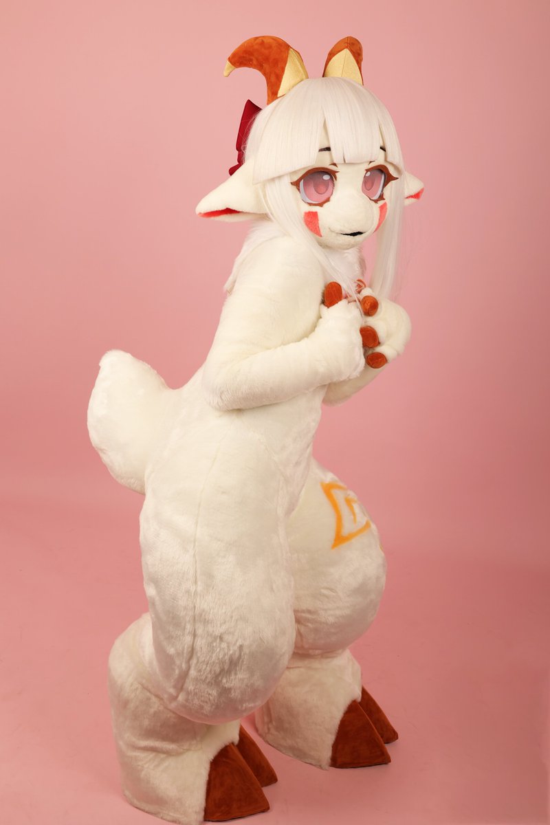 lucky_9994's tweet photo. ✨Design complete!
Meet Selene, a little goat from the northern grasslands!
#furry #fursuit https://t.co/u0Tb4MU585