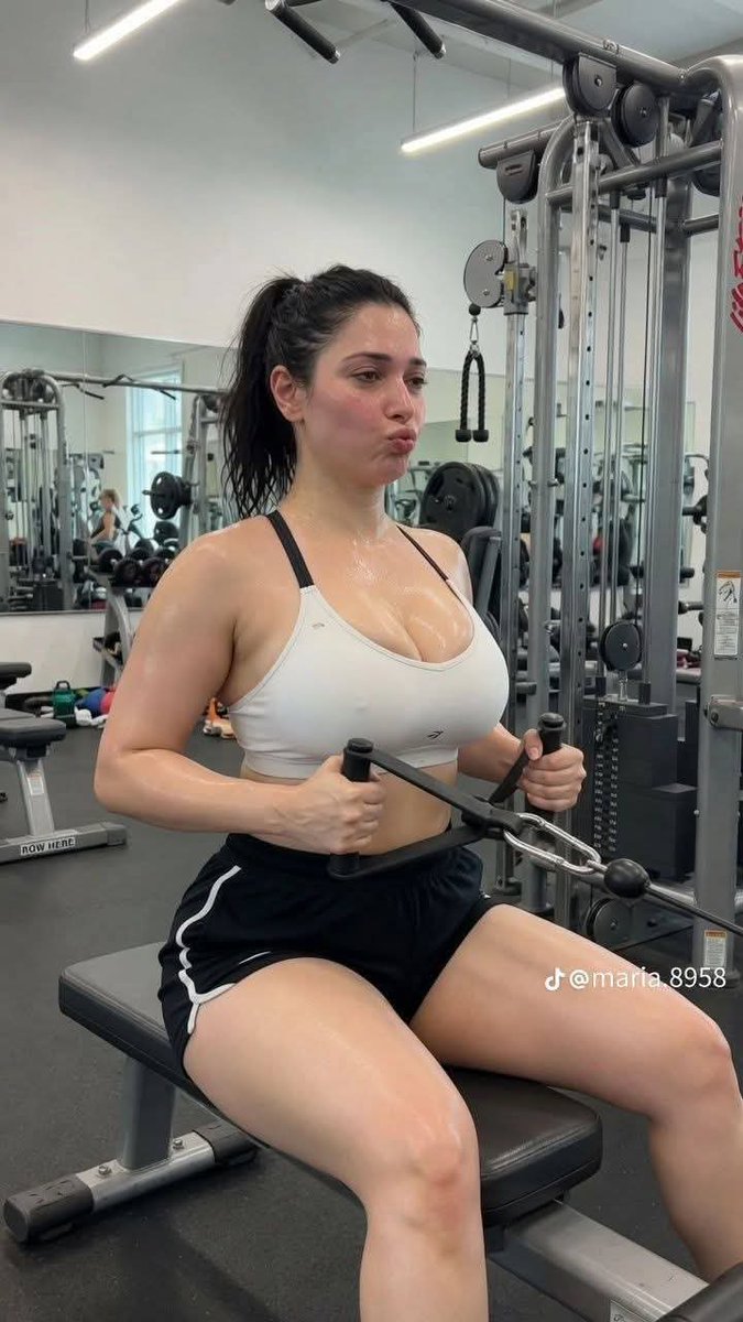 Jagadhish_L's tweet photo. Stunning tamannah 😍 🔥 https://t.co/uS0wsfmMzy