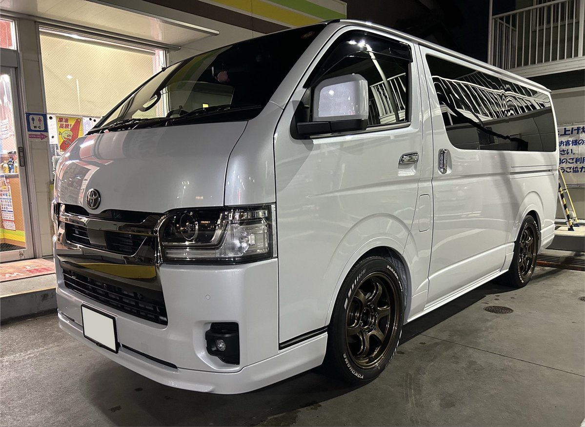 champ636's tweet photo. 6ヶ月待ったハイエースが納車されました。今度は事故に巻き込まれたくないなあ、 https://t.co/Zbxg5WaKkf