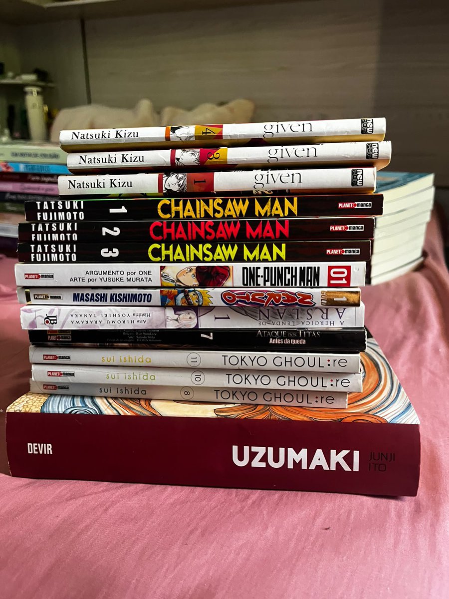 thaybooked's tweet photo. CHAINSAW MAN
R$ 20 cada
Combo : R$ 55

One-Punch Man, Naruto Gold, Arslan 
R$ 20 cada
Combo: R$ 55

GIVEN
R$ 18 cada
Combo: R$ 45
-  eles tem leve avaria na sobrecapa

TOKYO GHOUL RE
R$ 25 cada
Combo: R$ 65

ATAQUE DOS TITÃS - ANTES DA QUEDA
R$ 8

UZUMAKI
R$ 100 https://t.co/ea0k623OTU