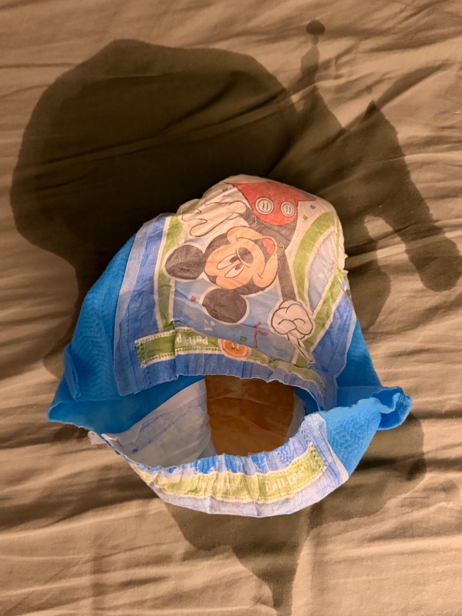 Eeveepee1's tweet photo. Bed is 💦… https://t.co/xdX9nYdz9J