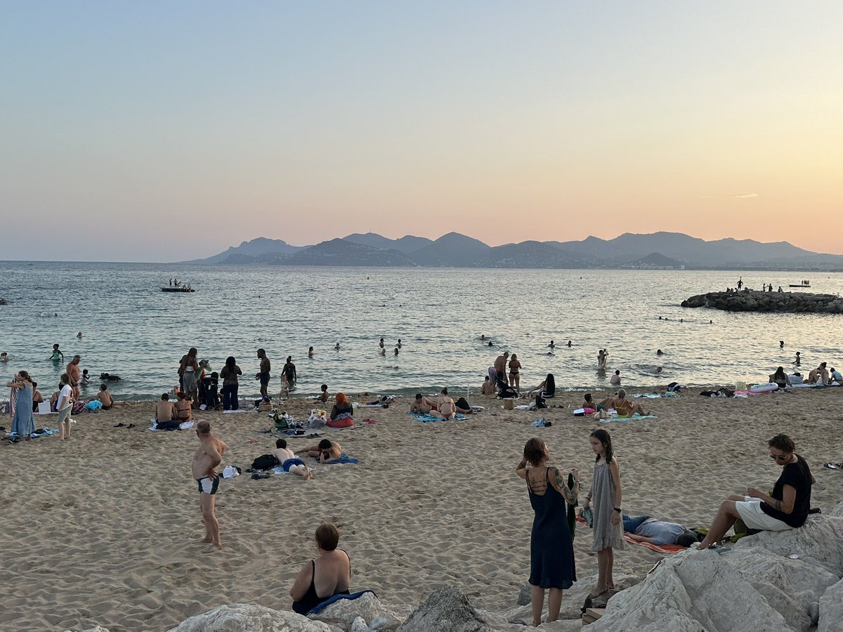 Rxgtrading's tweet photo. Currently in #Cannes 🇫🇷
This place has a different type of feel.
The money is seen everywhere here, cars watches helicopters boats. 
These are some of the people who have surpassed success. 
#cannes #france #stocks https://t.co/rA9K7vpIXy
