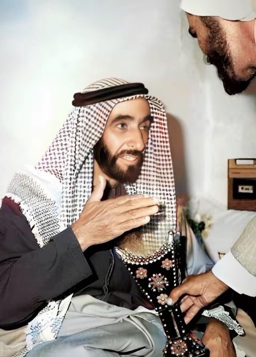 omreem2002's tweet photo. رحم الله #زايد الخير وأسكنه فسيح جناته https://t.co/ty4SaygIxr