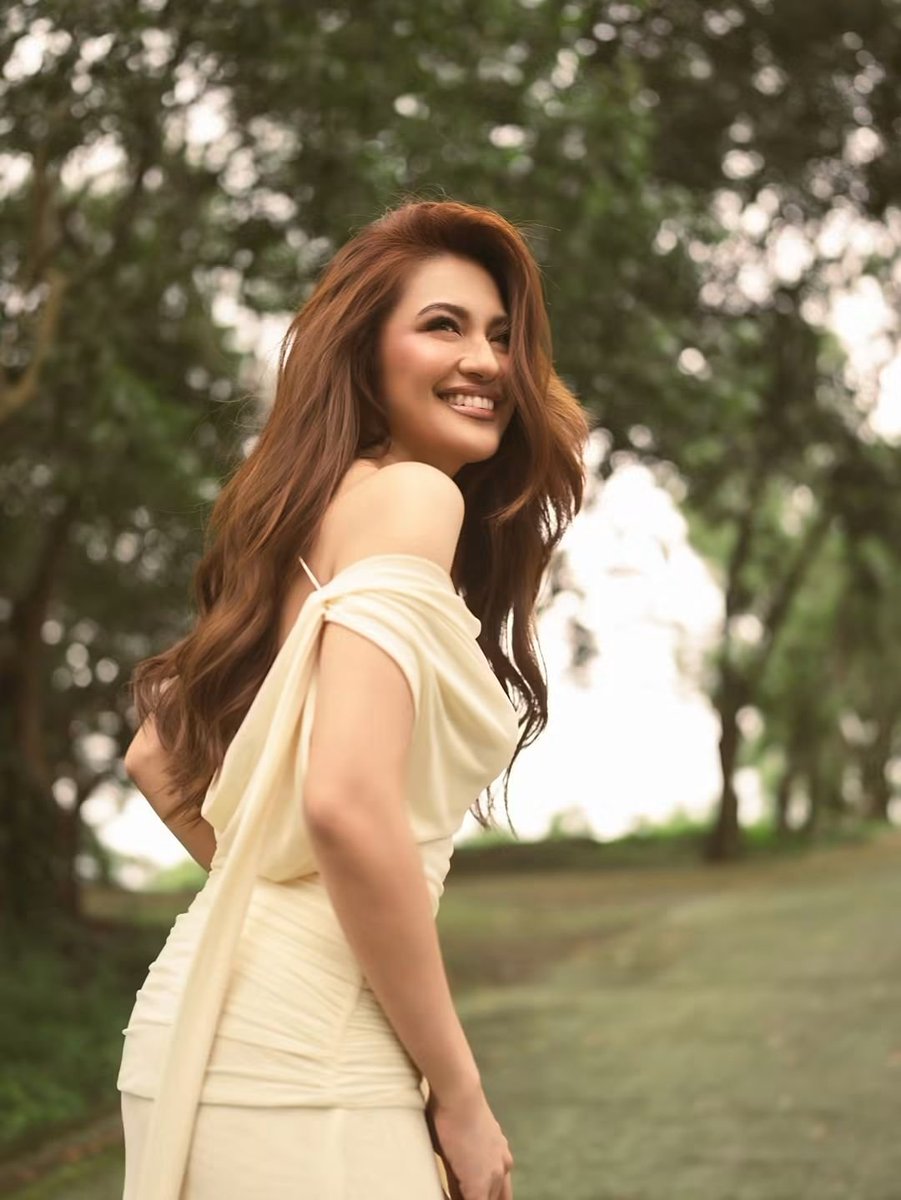 JAmantesPH's tweet photo. More good news! Julie Anne San Jose is nominated in two categories for the 39th Awit Awards!

🔸Best Inspirational Recording - "Simula"
🔸Best Original Soundtrack Recording - "Bagong Tadhana"

Congratulations, @MyJaps! 🧡

🔗 https://t.co/QOQWUFDS5O

#JulieAnneSanJose https://t.co/f1tXLaxr7D