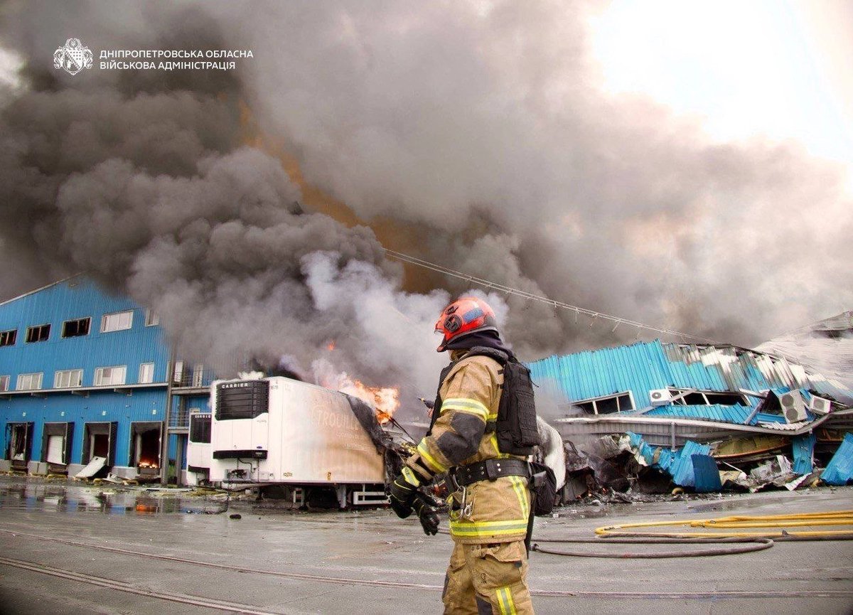 clashreport's tweet photo. Russia has destroyed over 400,000 square meters of Ukrainian warehouses and logistics complexes since the start of July 2026.

Named victims include Fozzy Group, Novus, Rozetka, Epicentr, Nova Poshta, Puma, Liqui Moly, and Toyota Ukraine. 

Kyiv region has now lost over 1 million square meters of warehouse space since the full-scale invasion—roughly half its pre-war stock. 

Source: Forbes Ukraine.
