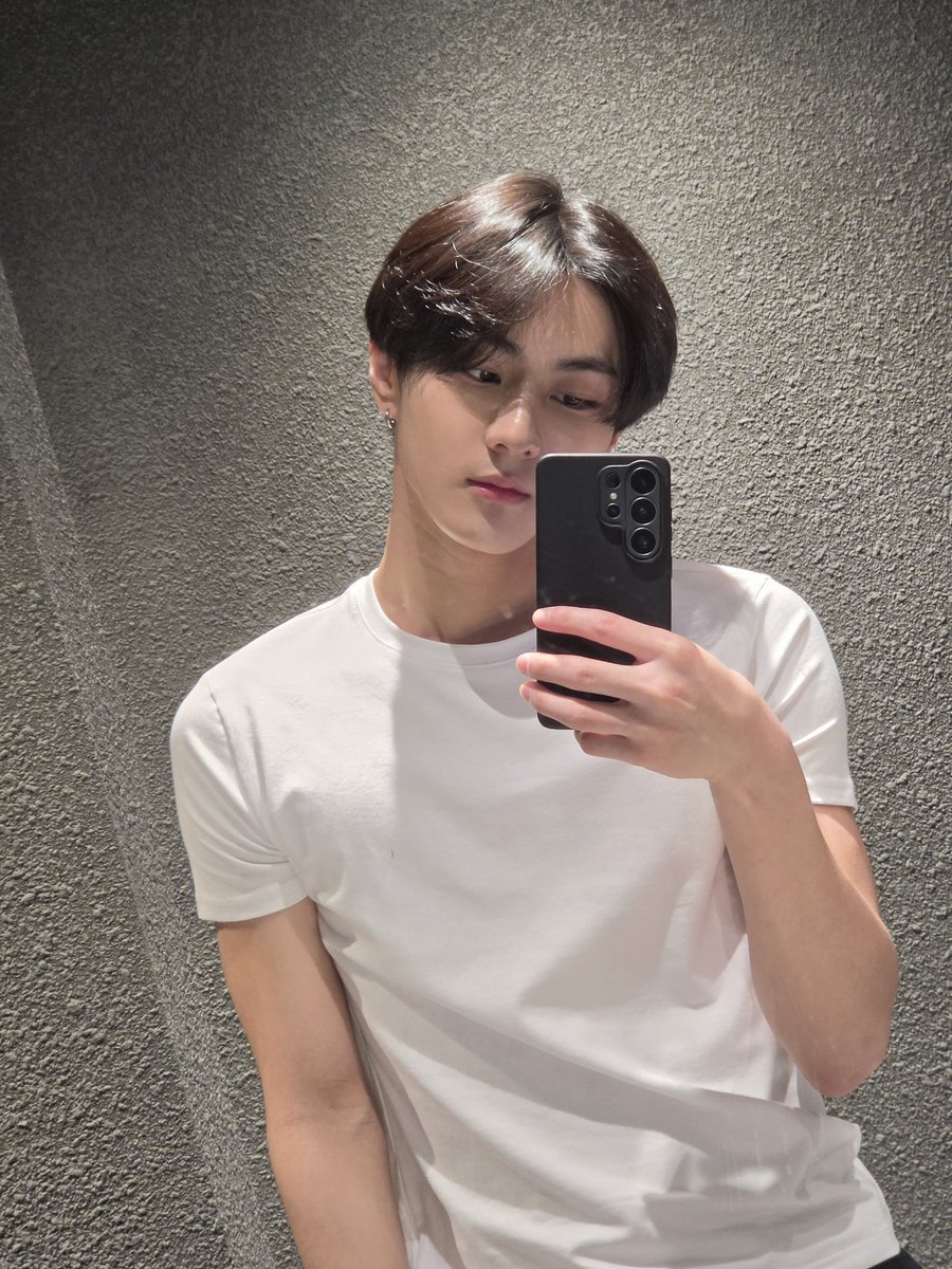 ilyjwLiyu's tweet photo. 누나 스파이더맨3                         누나 스파이더맨4
     보러가자                                              보러가자 https://t.co/6zp5IaSzSy