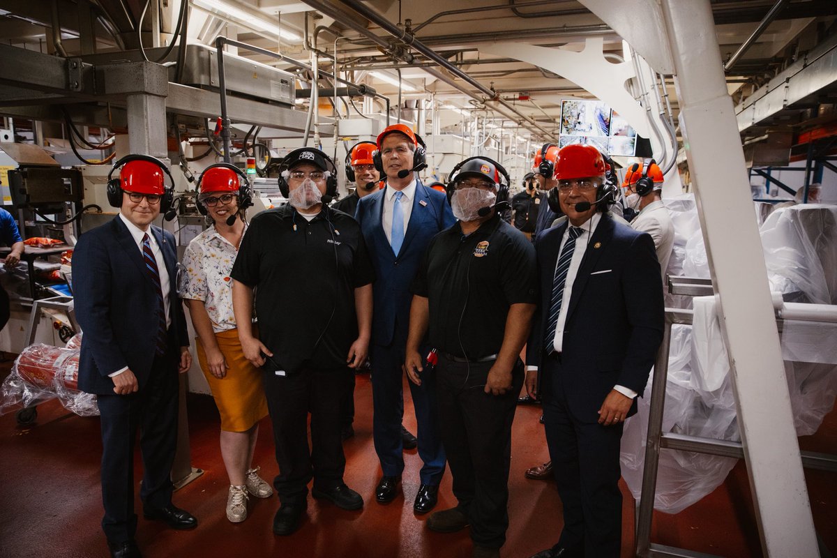 SpeakerJohnson's tweet photo. Thanks to the Working Families Tax Cuts, American manufacturing is thriving again! 

It was a pleasure to join @SecScottBessent and @RepCiscomani at the @PepsiCo facility in Casa Grande, AZ to see how Republicans’ pro-growth agenda is driving America’s industrial renaissance. https://t.co/mjOEgHd30D