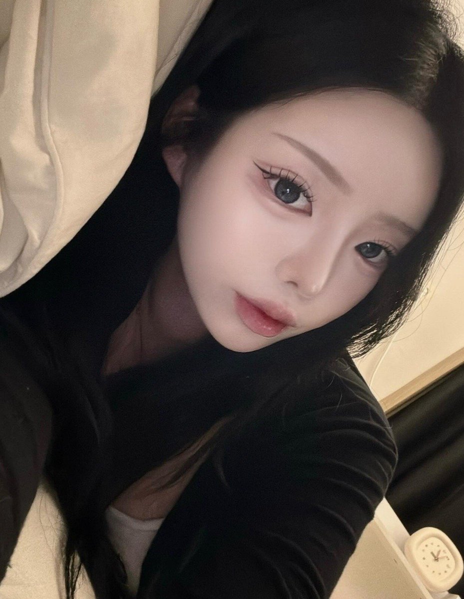 xxxttt_520's tweet photo. 이시연 05
#지인 #지인박제 #지인상납 #지인능욕 https://t.co/yUrn4CgmxK