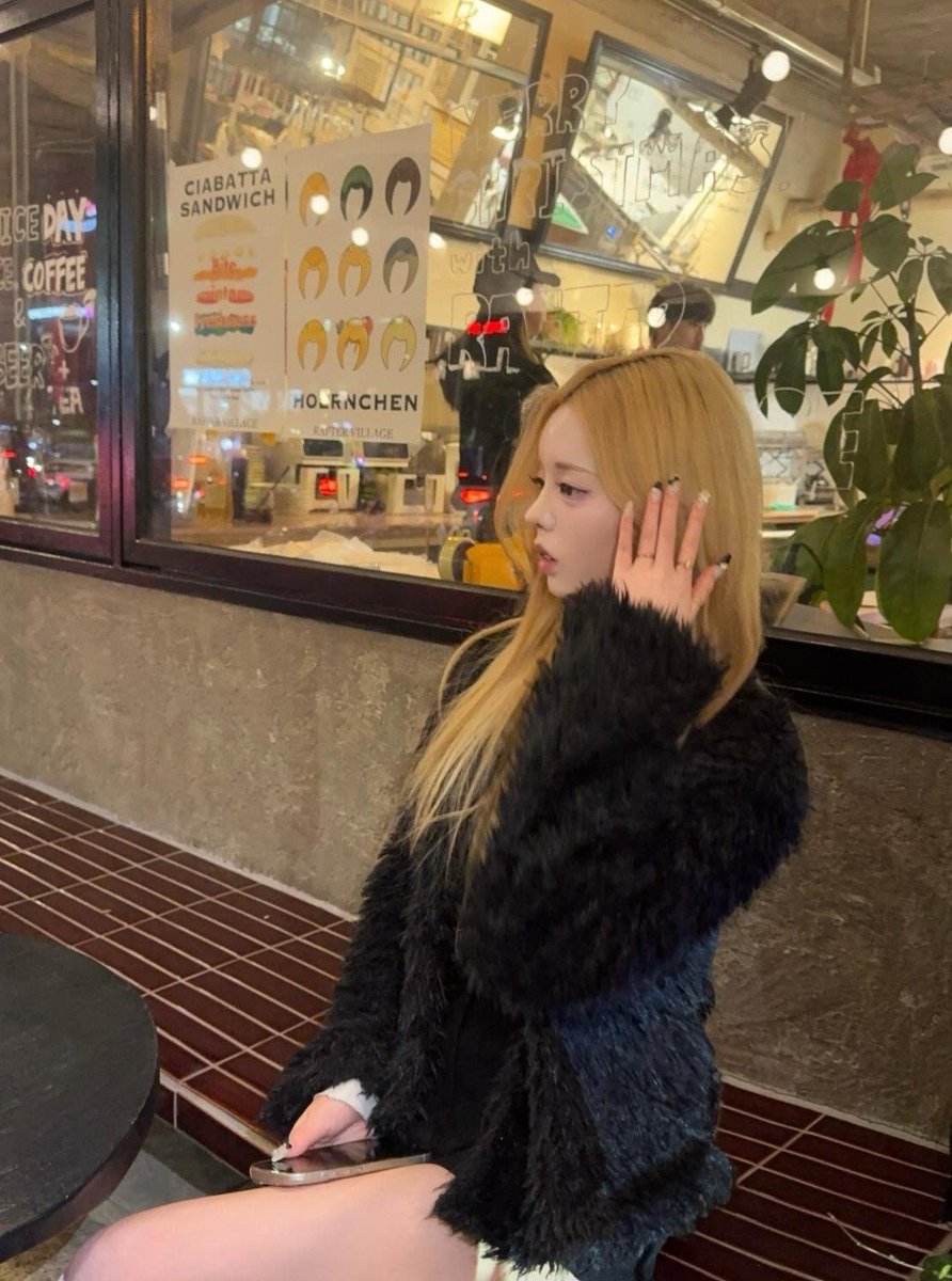 xxxttt_520's tweet photo. 이시연 05
#지인 #지인박제 #지인상납 #지인능욕 https://t.co/yUrn4CgmxK