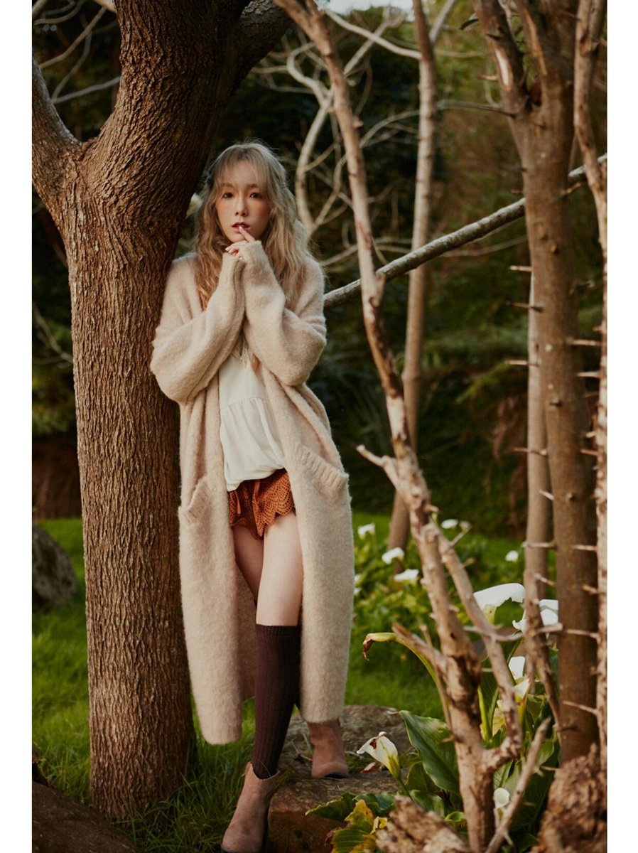 ForTaeng0309's tweet photo. #태연 #taeyeon 
Photographer gave us < I > unreleased photos again 📸 💜
👉🏻 https://t.co/s7pRBVDt06 https://t.co/K02YcgKy5s