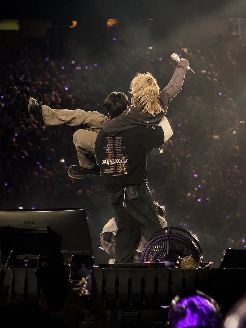 jikookheart's tweet photo. THIS IS SUCH A DREAMY MOMENT 😭 https://t.co/TlQWOzr8PL