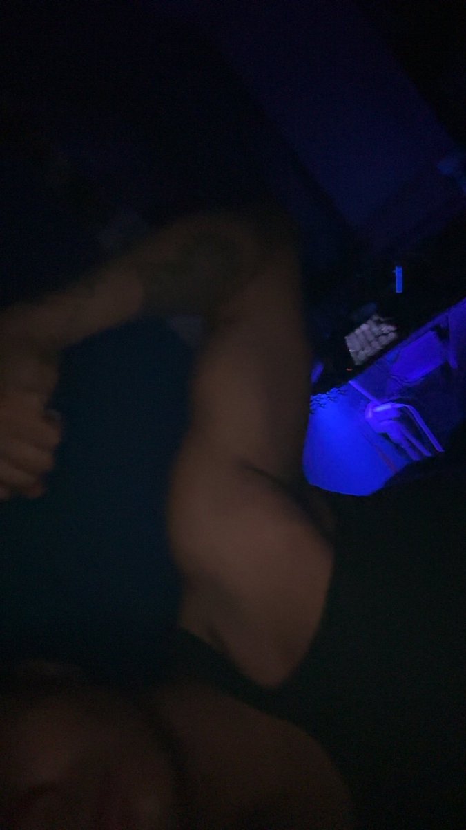 adrian_0603's tweet photo. Any girls into Latinos ?? Bored asf lmao hmu if your tryna play or jus talk #moots #nsfwtwt #latino #dahoodian https://t.co/nDe0DeG5cm