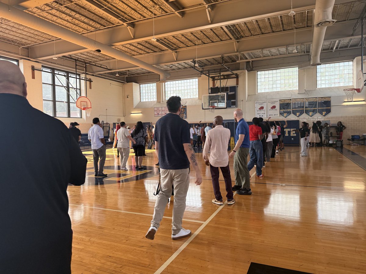 toneboy51's tweet photo. Convocation practice! We are going to rock it tomorrow! #Journeyto30 #FriendshipsJourneyto30 #OneFriendship #AspireMore #FPCSCOL #FriendshipCollegiate https://t.co/FRoI8rB8ls